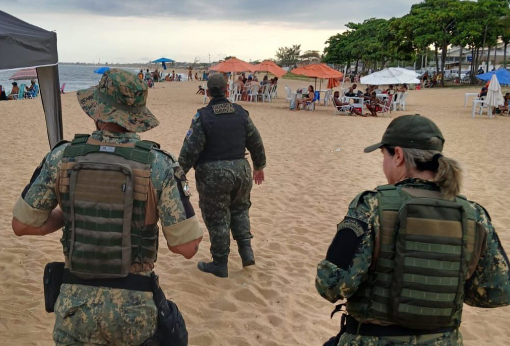 Cabo Frio intensifica fiscalização preventiva na orla de Tamoios durante festas