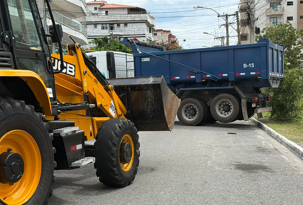 Operação verão limpo reforça limpeza nos bairros de Cabo Frio