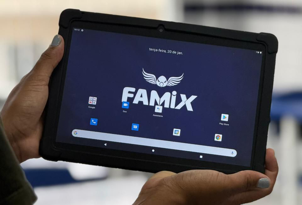 Educação de Arraial do Cabo recebe novos tablets para modernização do ensino