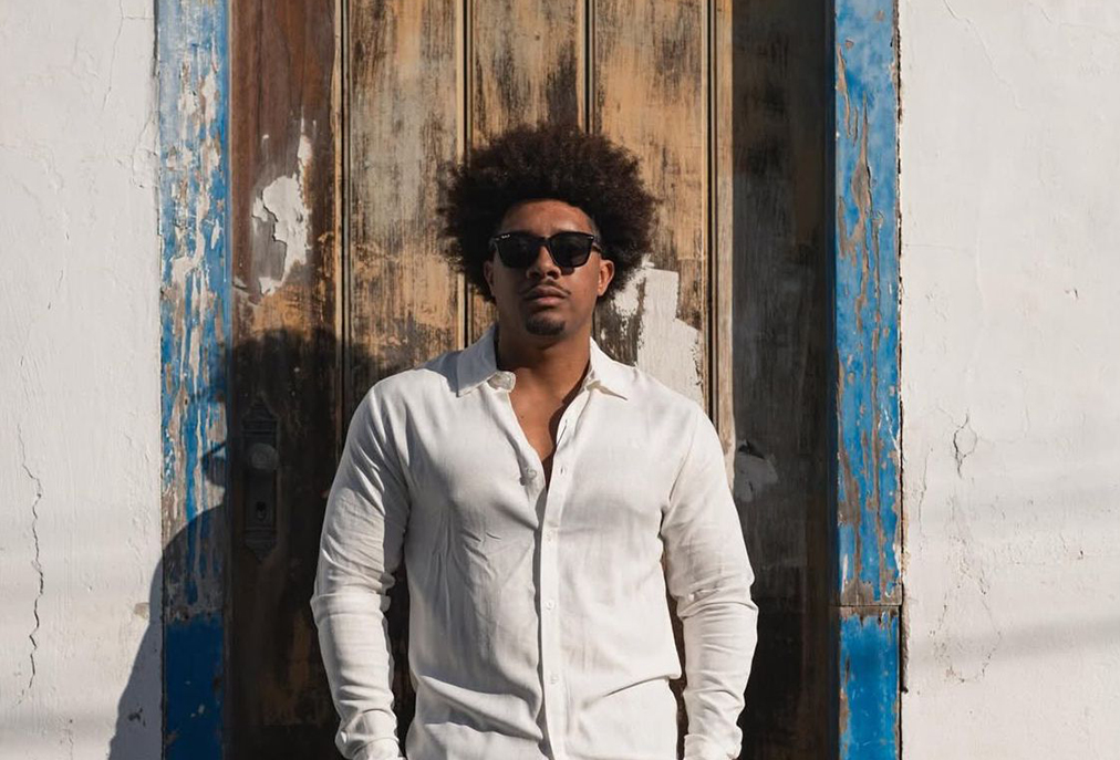 Show de Will Galdino marca final da Summer Night Run em Arraial do Cabo