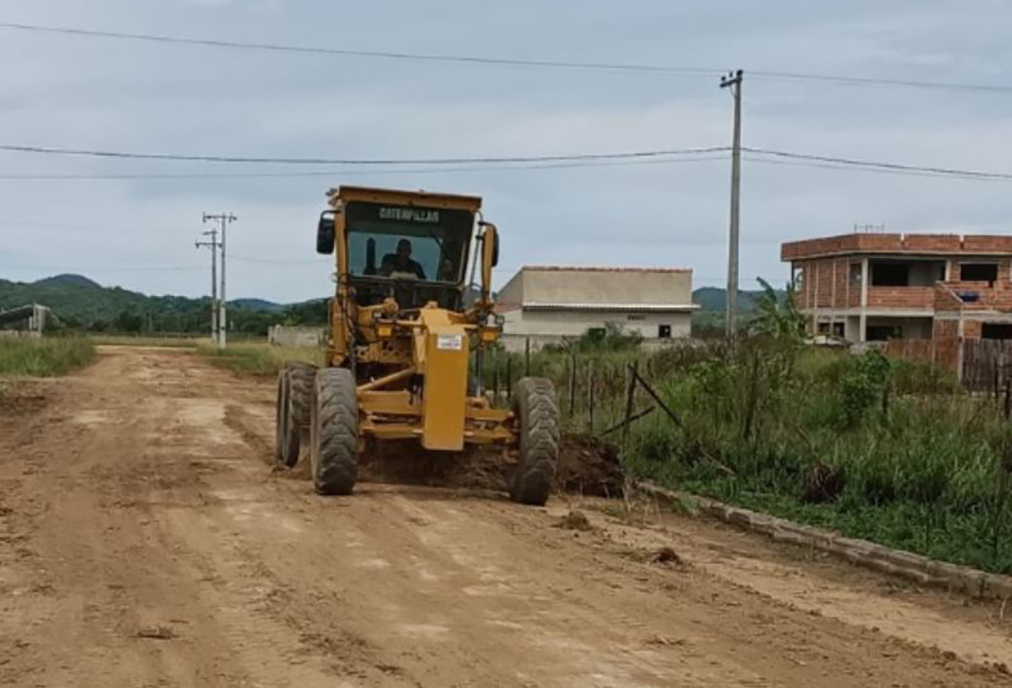 Saquarema recupera estradas e vias de diversos bairros às vésperas do Carnaval