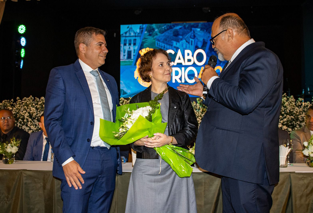 Ano legislativo em Cabo Frio começa com criação de medalha voltada à assistência social