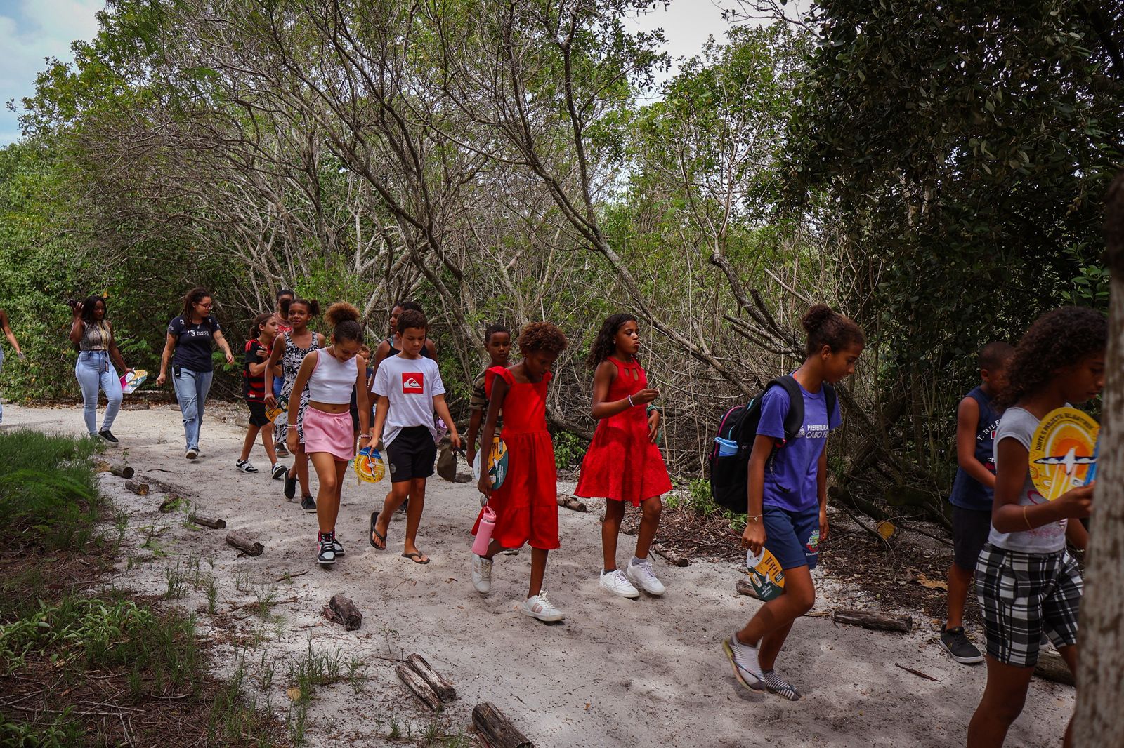 Estudantes do CRAS do Jacaré participam de visita guiada ao Centro de Educação Marinha em Cabo Frio