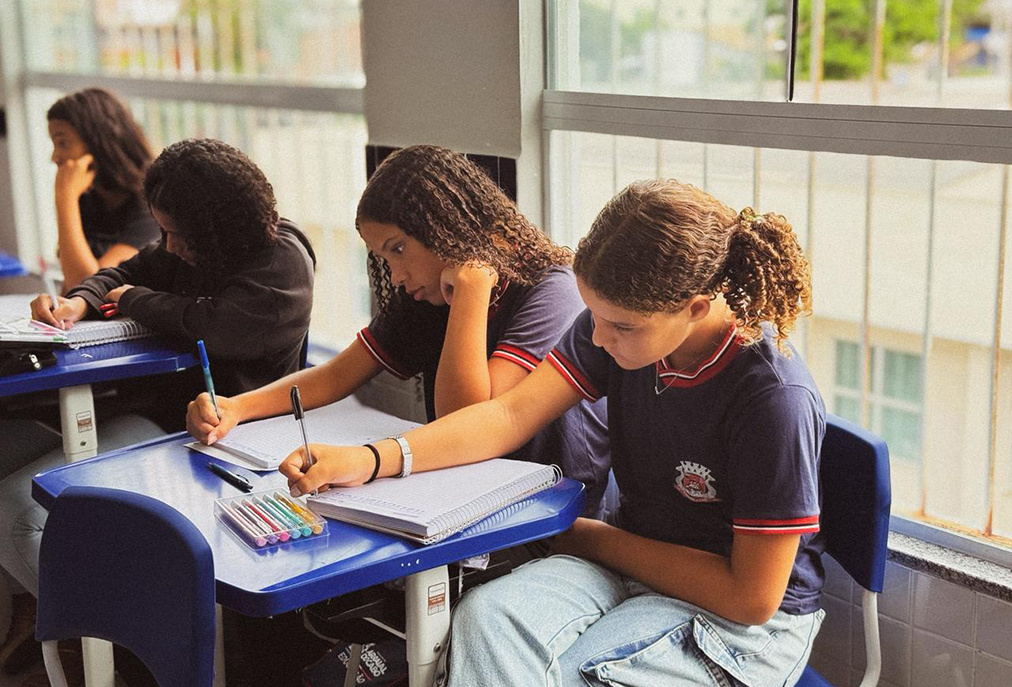 Volta às aulas movimenta escolas de Arraial do Cabo e marca novo ciclo educacional