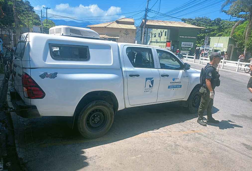 Animal com baixa atividade motora mobiliza equipes ambientais em Arraial do Cabo